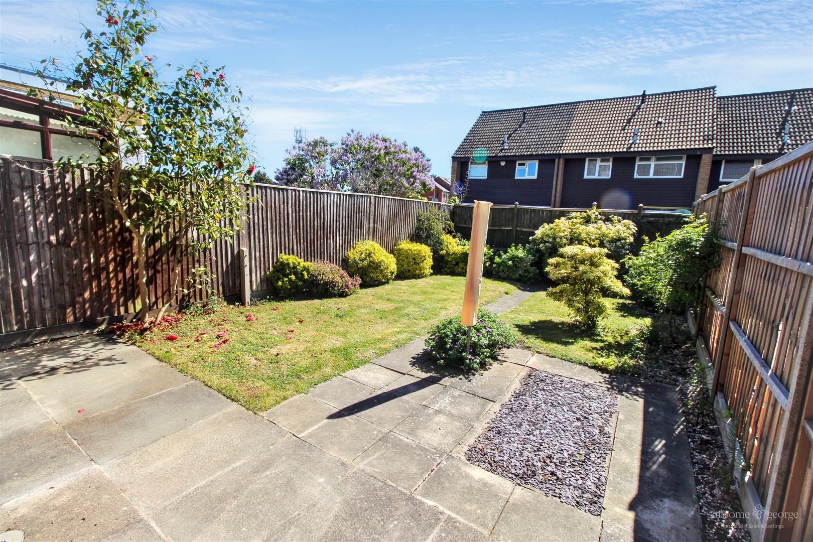3 bed property in School Road, Reading